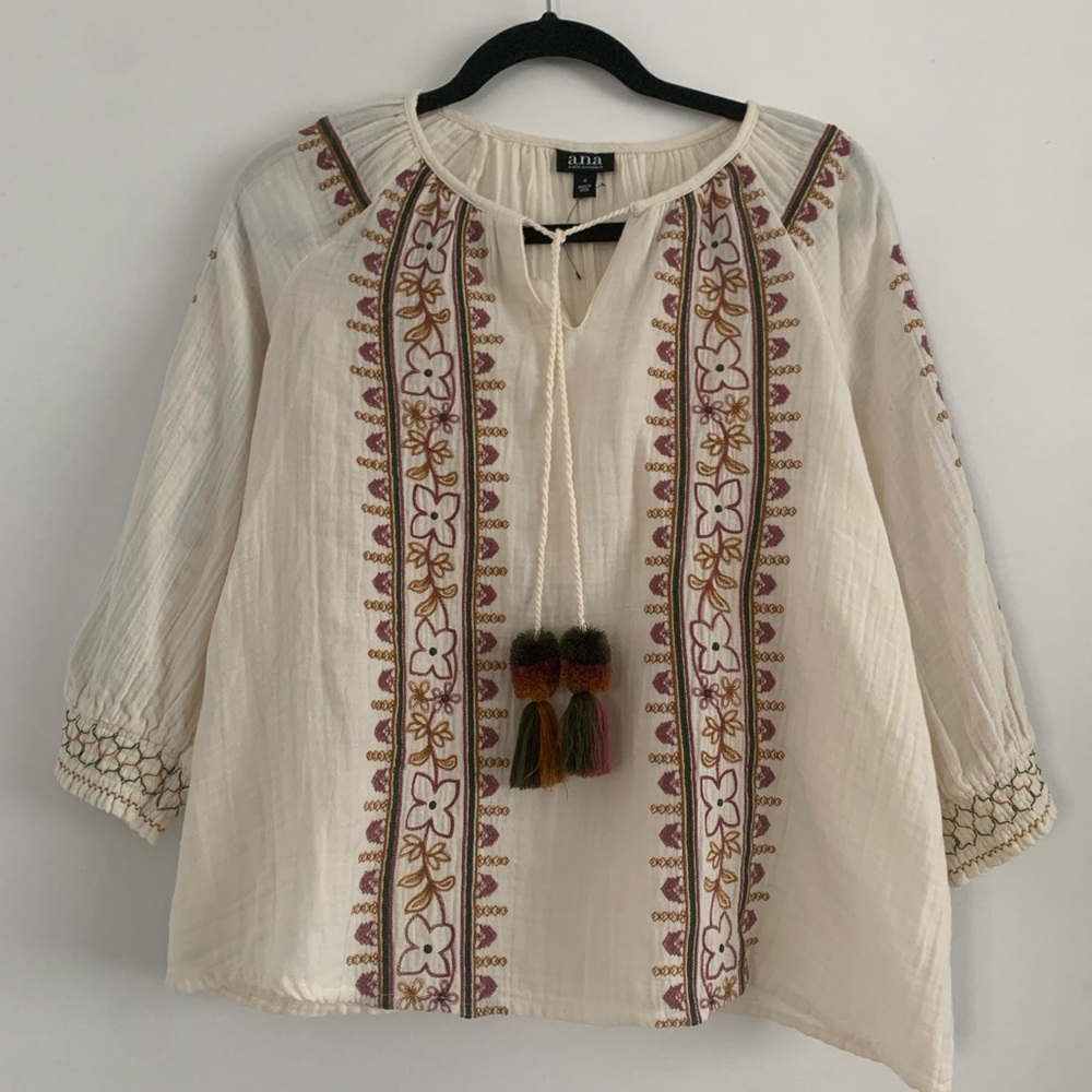 NWOT Women's Cotton Muslin Cream Embroidered Top